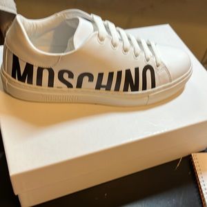 AUTHENTIC MOSCHINO LEATHER SNEAKER WOMEN